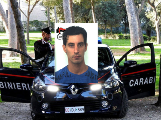 Rompe finestrino di un’auto parcheggiata con un cacciavite per rubare: bloccato