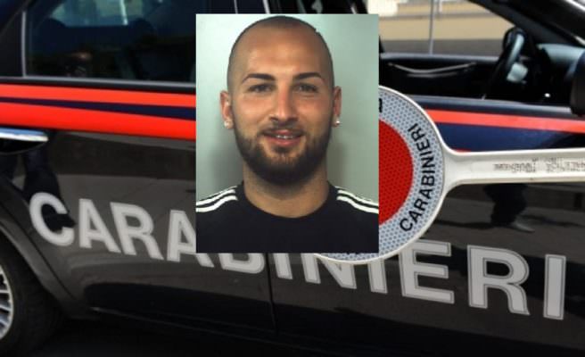 Rubarono un’auto al Centro Sicilia, beccati 2 fratelli in fuga con vari attrezzi atti allo scasso dei mezzi