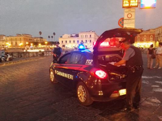 Prevenzione incidenti: “ondata” di multe per utilizzo di cellulare alla guida, eccesso di velocità, assicurazione scaduta e mancato uso di casco o cintura