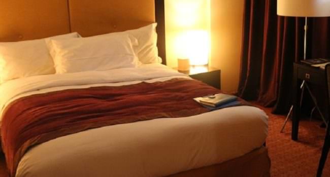 Continuano i trasferimenti in hotel per affrontare l’isolamento domiciliare: in 8 al San Paolo Palace