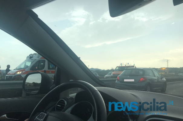 Centauro a terra sulla tangenziale di Catania: traffico in tilt e lunghe code