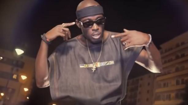 “Impiccate i bianchi”: rapper accusato di incitare odio razziale