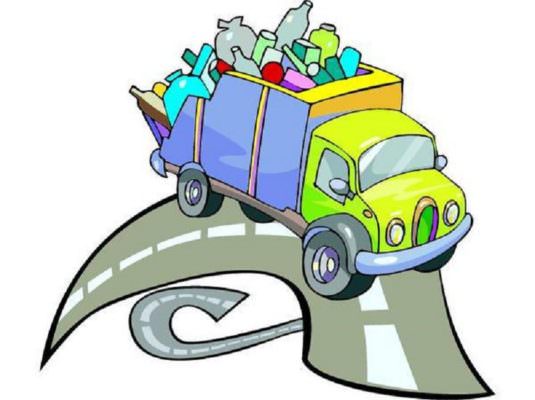 Camioncino raccolta differenziata finisce in una scarpata a ridosso di un’abitazione: tragedia sfiorata