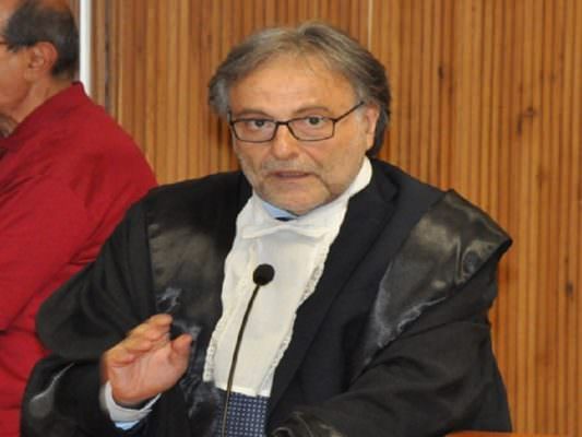 Minacce al procuratore Bertone, busta con proiettili e un messaggio: indaga la procura di Catania
