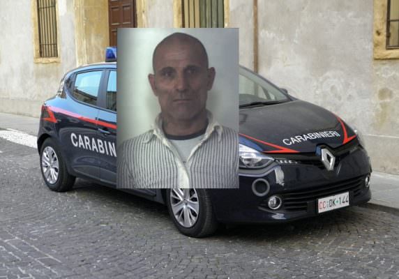 Pregiudicato evade dai domiciliari, arrestato 50enne