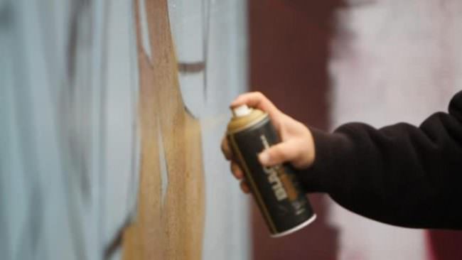 Palermo, scritte offensive sulla porta d’ingresso della Cgil: ricercati i vandali