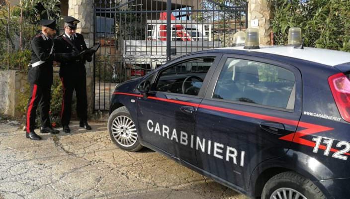 Ruba un cancello in ferro in una casa in campagna: arrestato 29enne