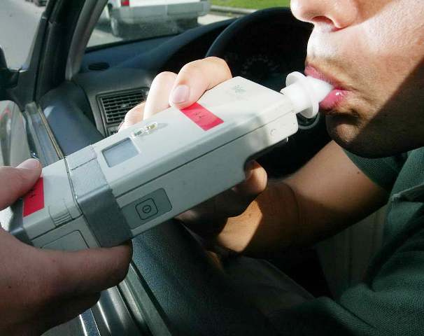 “Stragi del sabato sera”, 4 conducenti denunciati per guida in stato di ebrezza: 65 infrazioni al codice della strada