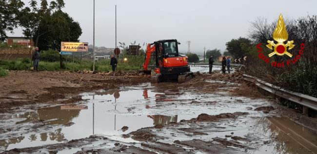 Allagamenti e gente sui tetti delle case, Siracusa e provincia “in ginocchio” per il maltempo: terrore e disagi per i cittadini. FOTO e VIDEO