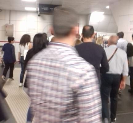 Metro Catania in tilt, numerosi disagi e lunghe attese: “Si aspettano treni nuovi”, ecco cosa è successo