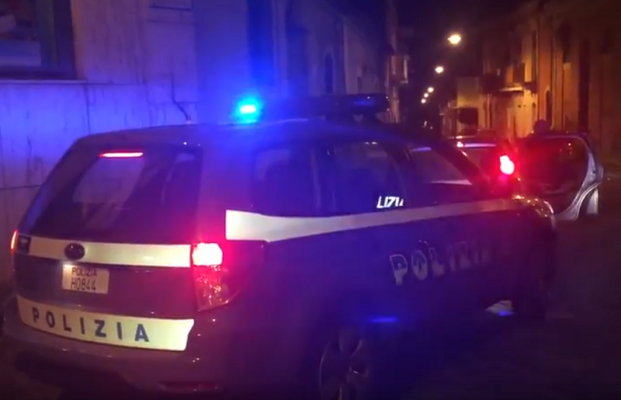 Coinvolte anche 2 donne nello spaccio degli “ibridi belli”: i VIDEO degli arresti e del sequestro delle piantagioni