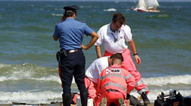 Annegò a soli 6 anni in mare: a processo le due zie che lo portarono in spiaggia