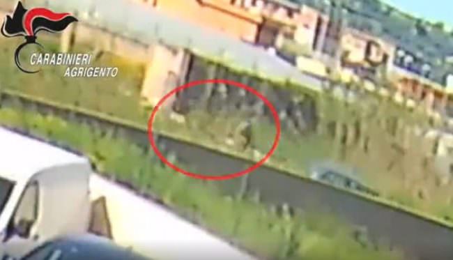 Omicidio Carità, era stato freddato con due colpi di pistola al volto: preso il killer – VIDEO