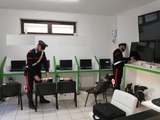 Gioco d’azzardo e illecito: sequestro e multa di 76mila euro in internet point