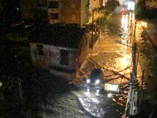 Allagamenti, strade e scuole chiuse, pericolo frane: i danni delle piogge torrenziali delle ultime ore a Messina e provincia