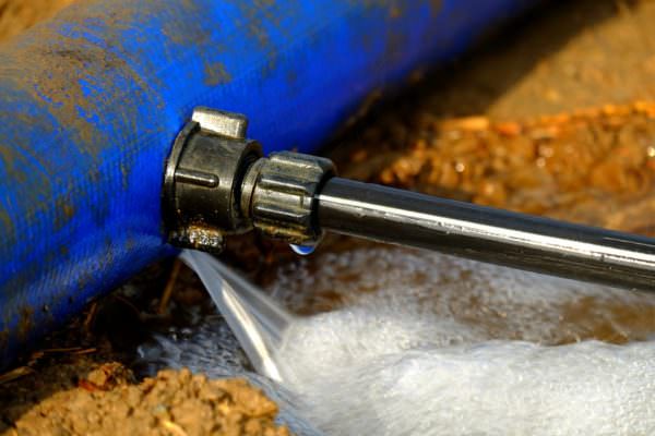 Allacci abusivi alla rete idrica nel Catanese: deferiti in stato di libertà gli autori dei furti di acqua