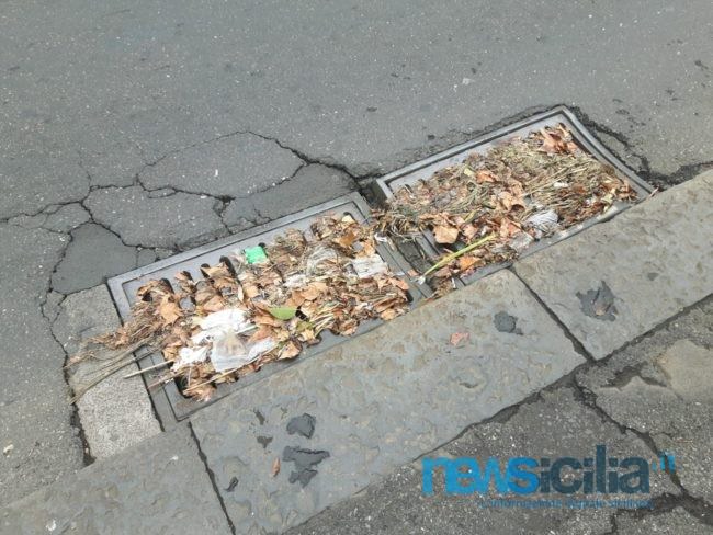 Catania, che disastro quei tombini otturati! Ecco come annega la città sotto i nubifragi