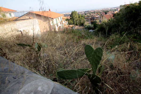 Degrado a San Nullo, marciapiedi inesistenti e infrastrutture scarse. Buceti: “Lavori necessari” Degrado a San Nullo, marciapiedi inesistenti e infrastrutture scarse. Buceti: “Lavori necessari”