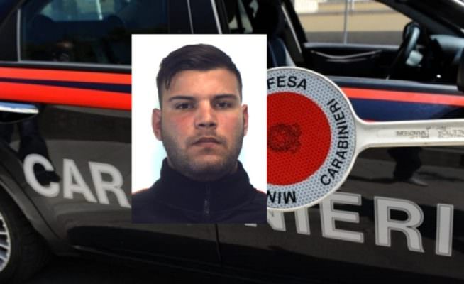 Hashish e marijuana al quartiere “Capo”, sorpresi mentre spacciano: due arresti