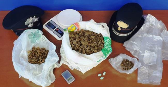 Mascalucia, “arrotondava” spacciando marijuana: arrestato impiegato di 45 anni