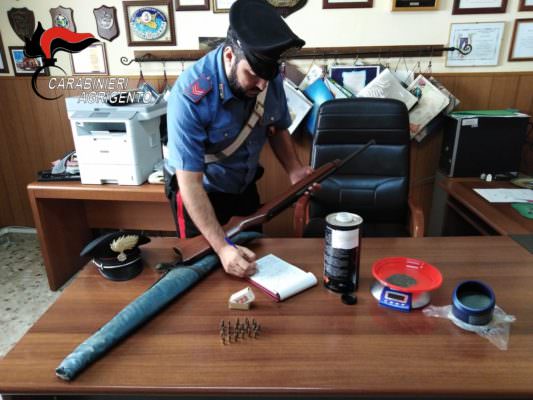 Sedano una lite e trovano un fucile, carabinieri arrestano 70enne: i dettagli