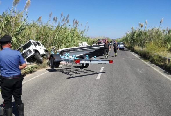 Doppio incidente sulla SP19, scontro tra due auto e mezzo Capitaneria di Porto fuori strada