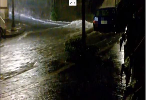 Nubifragi e strade allagate nel Catanese: notte di paura per i cittadini. FOTO e VIDEO