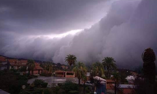 Pioggia battente, raffiche di vento e disagi in tutta la Sicilia: Catania, Siracusa e Ragusa le più colpite
