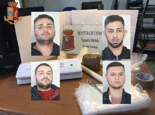 Blitz nel rione Librino: 4 arresti per detenzione e spaccio di cocaina