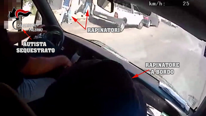 Erano il terrore degli autotrasportatori di tabacchi: sgominata banda – VIDEO