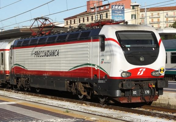Scendono dal treno, ma dimenticano il figlio di 7 anni: recuperato 118 chilometri dopo