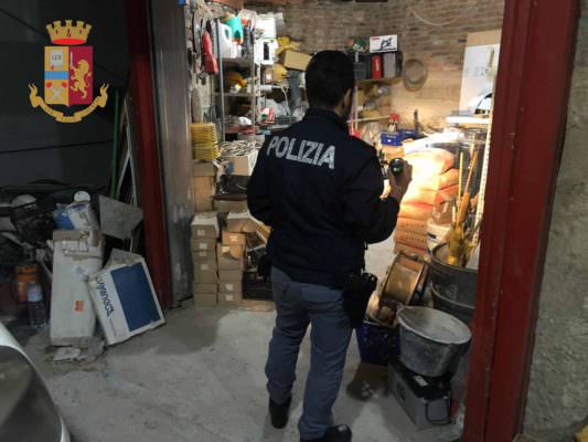“Visitano” deposito e rubano 13mila euro di materiale edile: arrestati 4 malviventi