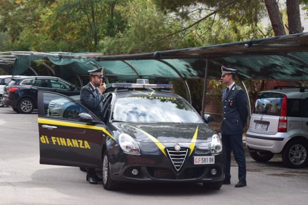 Frode fiscale, sequestro di beni per circa 380mila euro ad un imprenditore