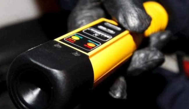 Senza patente, ubriaco e sotto l’effetto di droga provoca incidente con feriti: denunciato 26enne