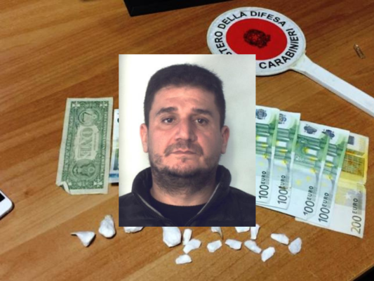 Consegnava droga a domicilio, fermato pusher in via Ventimiglia a Catania: arrestato 39enne