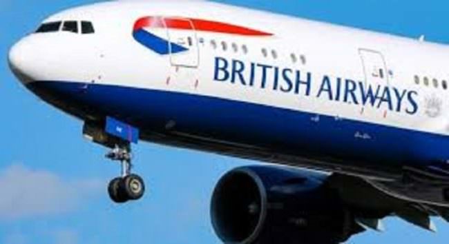 “Il suo grasso occupava il mio sedile”: obeso accanto a lui in aereo, denuncia per danni morali