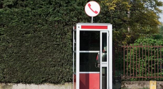 Telefonate anonime con pernacchie al numero d’emergenza: due bimbi di 9 anni beccati dalla polizia