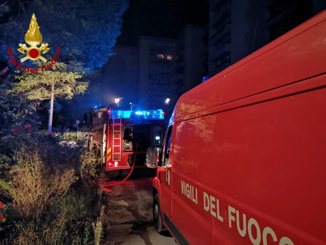 Tragedia a San Cristoforo, incendio in un appartamento: muore una donna