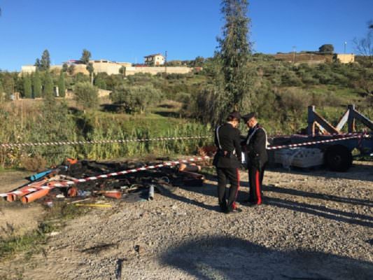 Sorpreso a bruciare rifiuti speciali accatastati nella sua proprietà: in manette pensionato