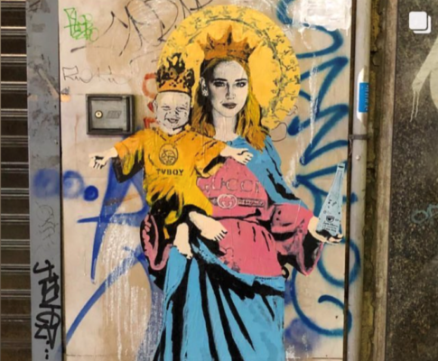 “Santa Chiara Ferragni” a Milano, spunta un murales: ironia e polemiche a riguardo
