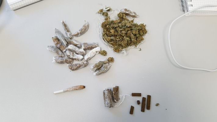 Servizio antidroga all’Istituto “E. Fermi”: rinvenuti 300 grammi di hashish e marijuana, nonché “spinelli”