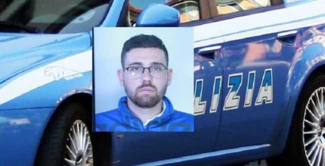 Beccato in centro con una pistola: in casa custodiva illegalmente fucile e cartucce