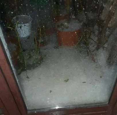 Violenta grandinata su Catania, strade allagate e auto sommerse dall’acqua