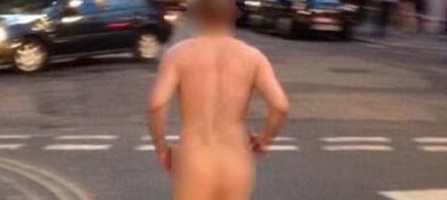 Nudo e senza una meta: uomo beccato davanti a noto negozio di Misterbianco