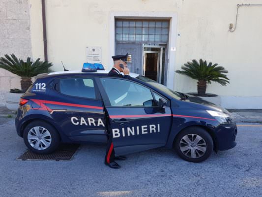 Si dà alla fuga alla vista dei carabinieri: arrestato dopo l’inseguimento