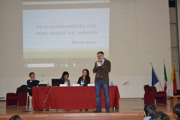 “Antiracket e Legalità” all’I.I.S. Carlo Gemmellaro di Catania: “Messaggio di speranza per futuro migliore”