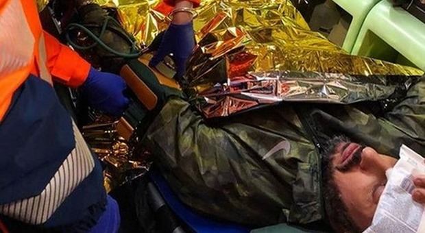 Fabrizio Corona aggredito nel bosco dello spaccio: ecco cosa è successo