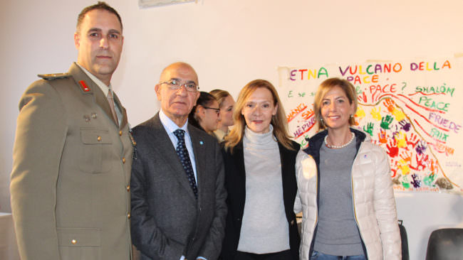Società più giusta, equa e solidale: il Fontanarossa protagonista con l’esercito