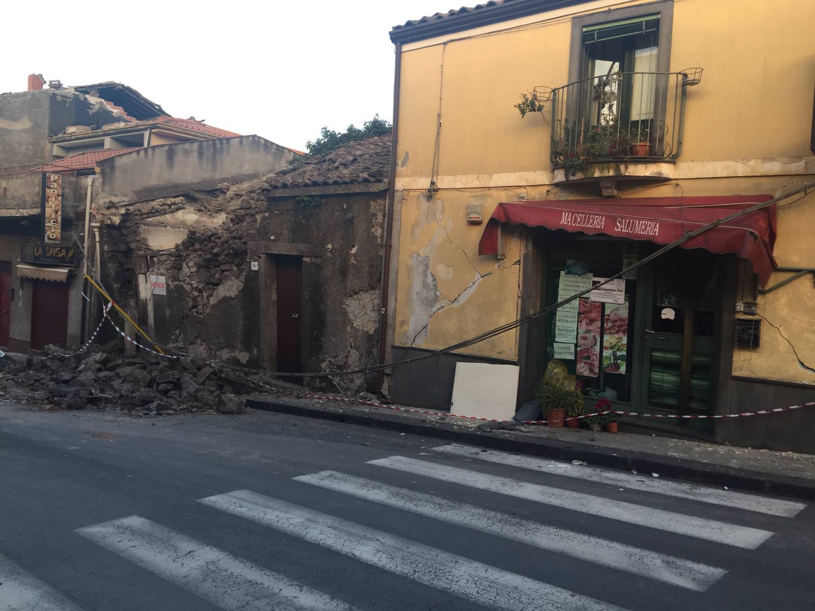 Terremoto a Fleri: le immagini dei danni provocati dal sisma – VIDEO e FOTO