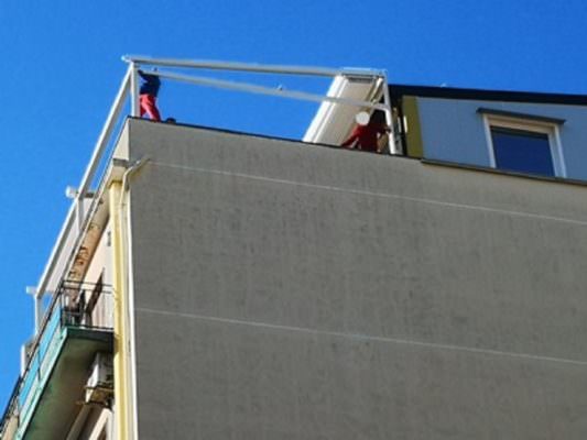 Picanello, operai lavorano senza protezioni: il titolare voleva finire i lavori entro Natale